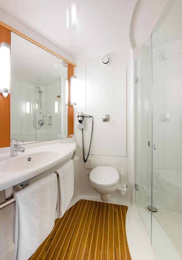 Ibis Hotel Friedrichshafen Airport Messe Esterno foto