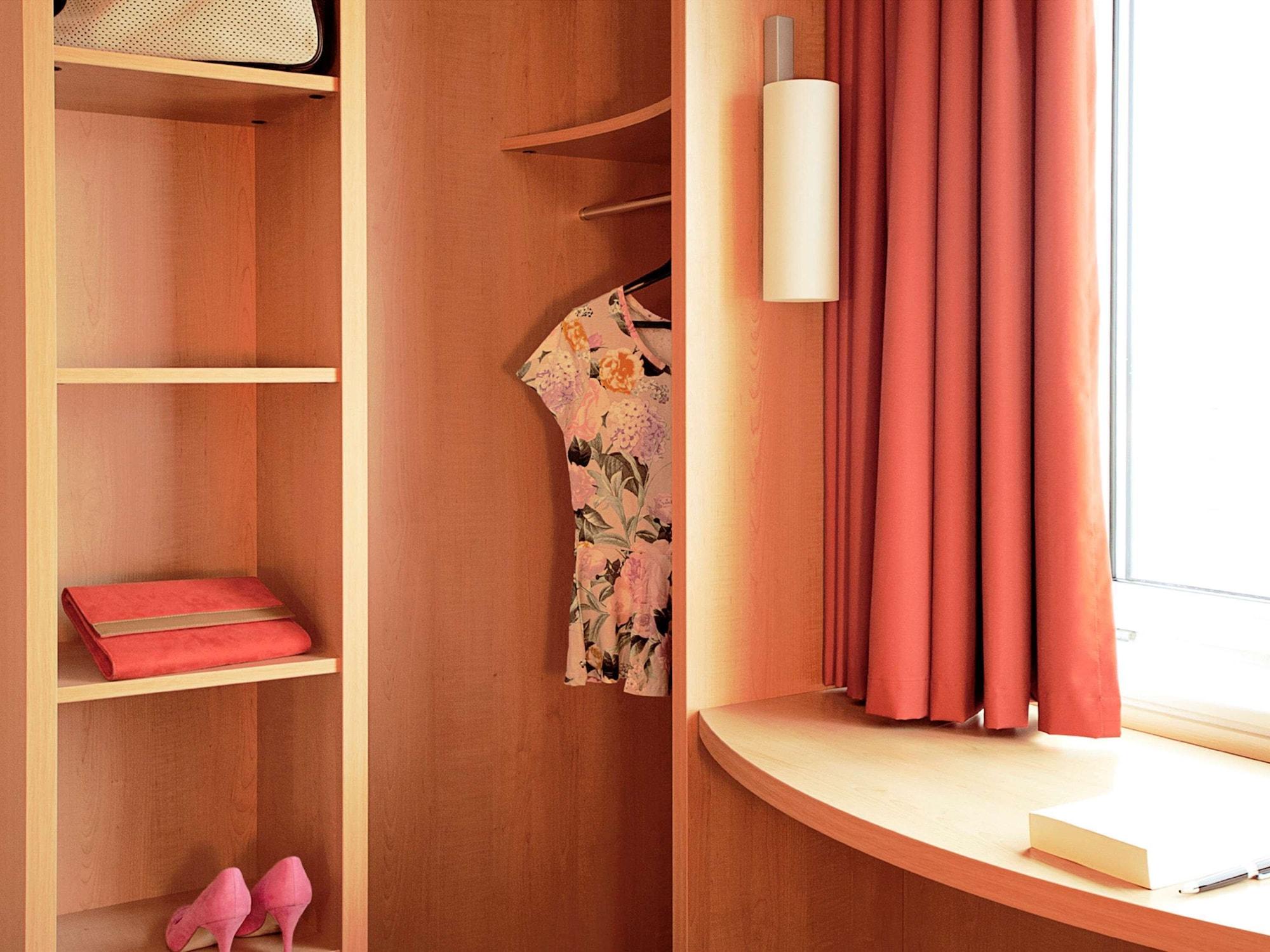 Ibis Hotel Friedrichshafen Airport Messe Esterno foto