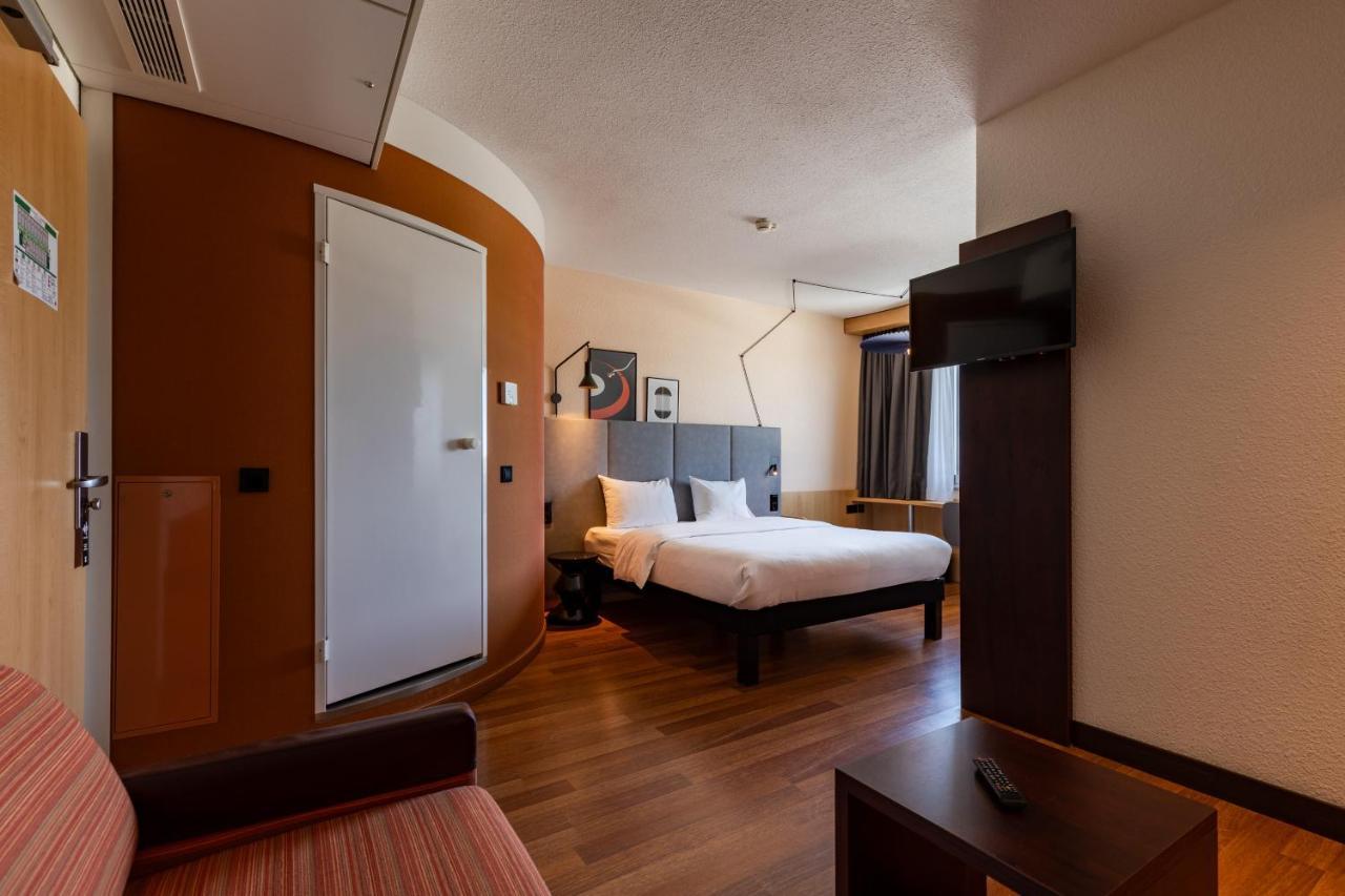 Ibis Hotel Friedrichshafen Airport Messe Esterno foto