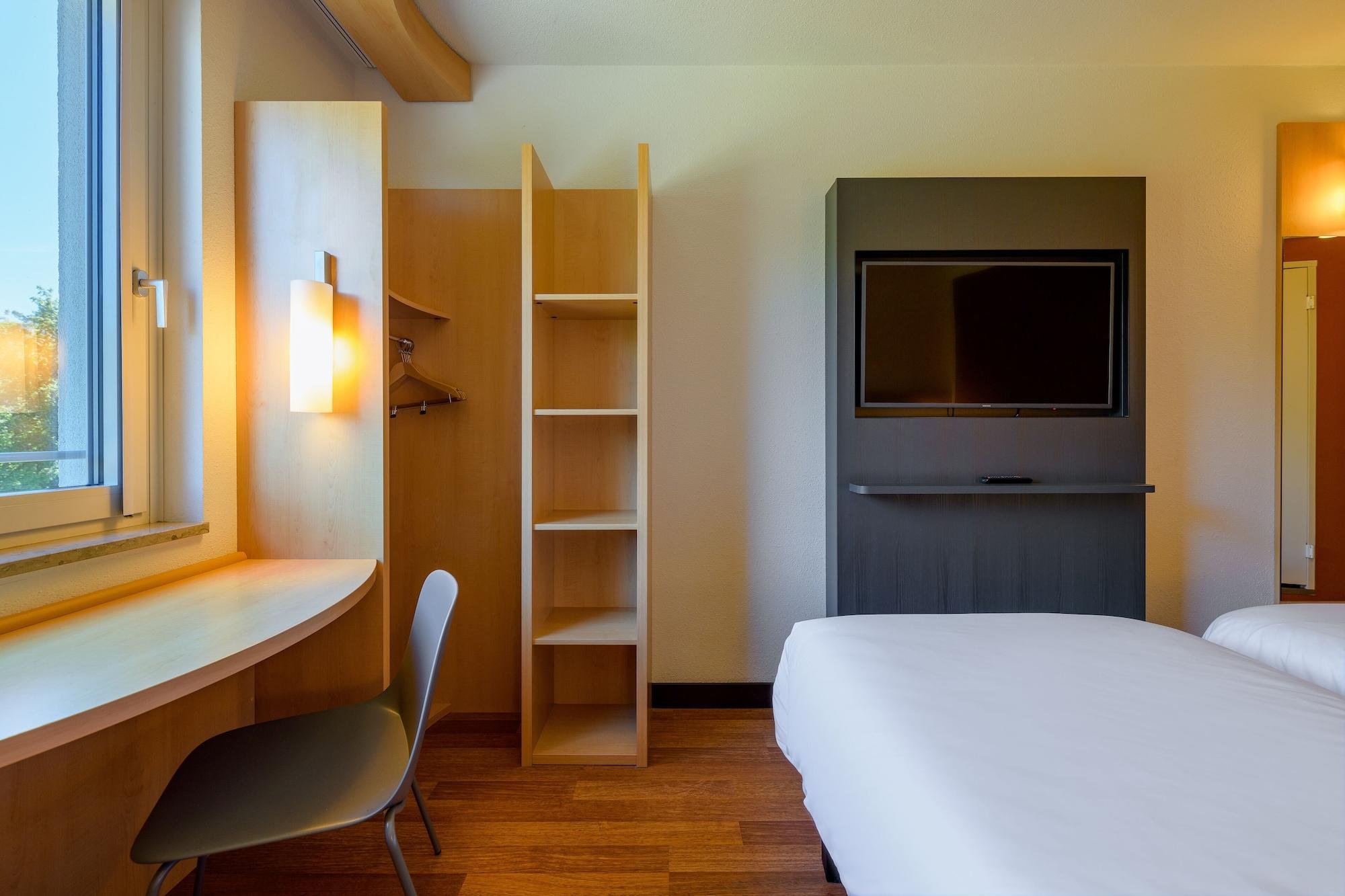 Ibis Hotel Friedrichshafen Airport Messe Esterno foto
