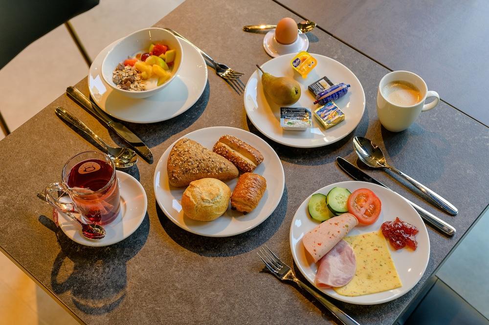 Ibis Hotel Friedrichshafen Airport Messe Esterno foto