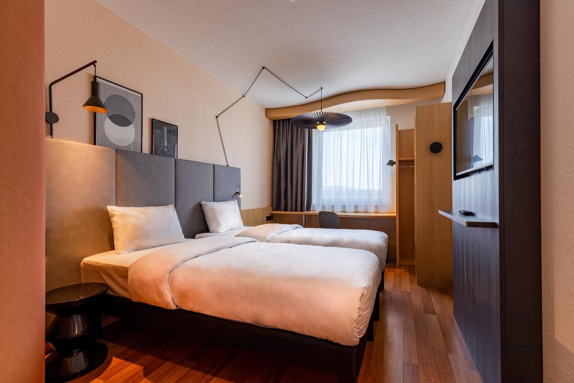Ibis Hotel Friedrichshafen Airport Messe Esterno foto
