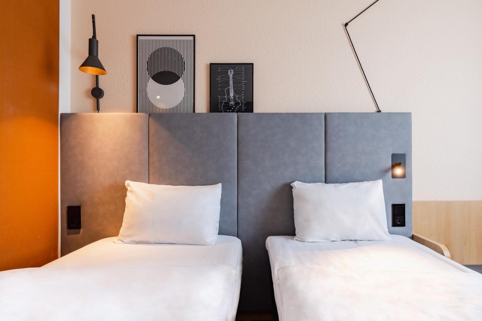 Ibis Hotel Friedrichshafen Airport Messe Esterno foto