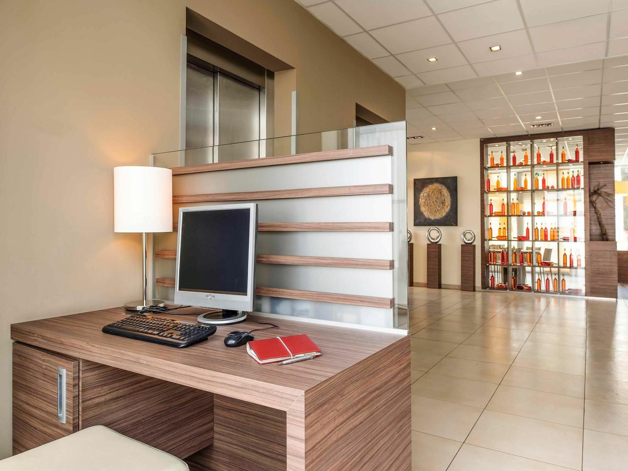 Ibis Hotel Friedrichshafen Airport Messe Esterno foto